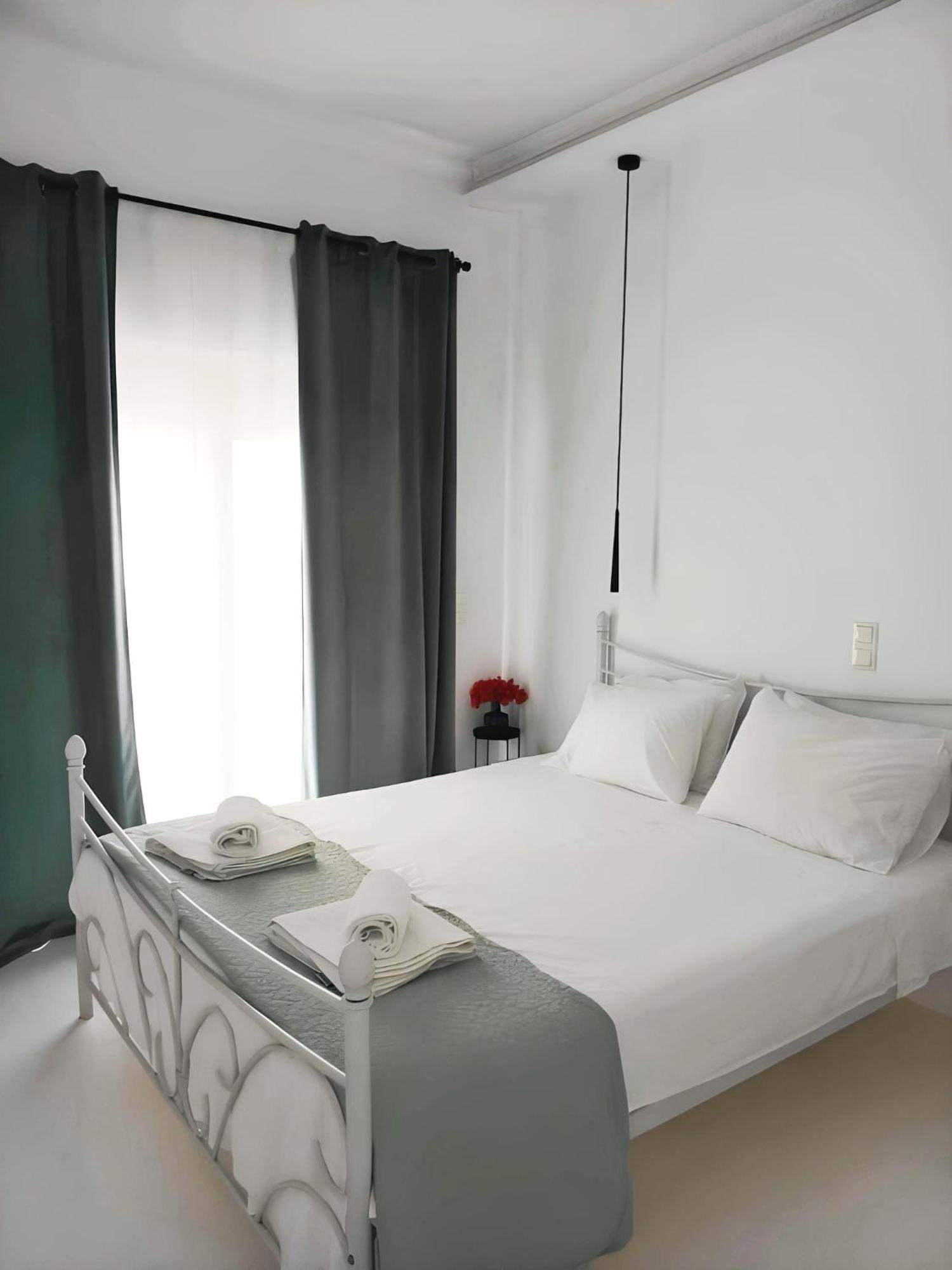 Zen Minimal Luxury Housing Tyros Villa Buitenkant foto